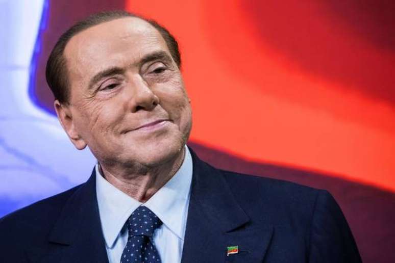 Silvio Berlusconi lidera coalizão favorita para vencer na Itália