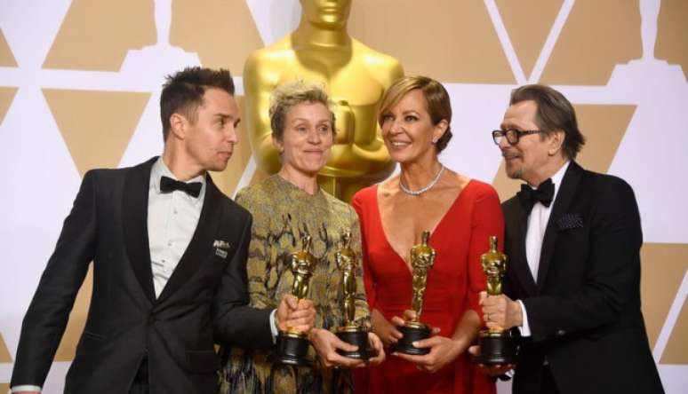 Da esquerda para a direita, os vencedores de Melhor Ator Coadjuvante (Sam Rockwell em Três Anúncios para um Crime), Melhor Atriz (Frances McDormand em Três Anúncios para um Crime), Melhor Atriz Coadjuvante (Allison Janney em Eu, Tonya) e Melhor Ator (Gary Oldman em O Destino de Uma Nação). (Imagem: Divulgação/Oscars)