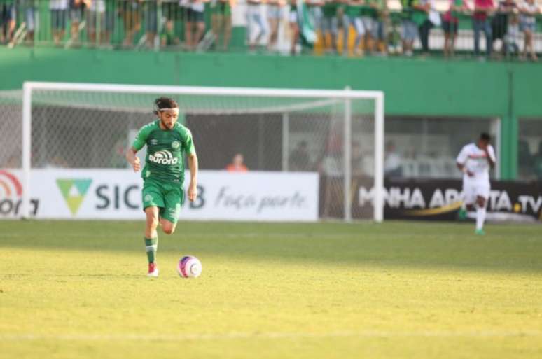 Lateral-direito espera Chape terminando primeira fase no topo da tabela (Foto: Sirli Freiras / Divulgação / Chapecoense)