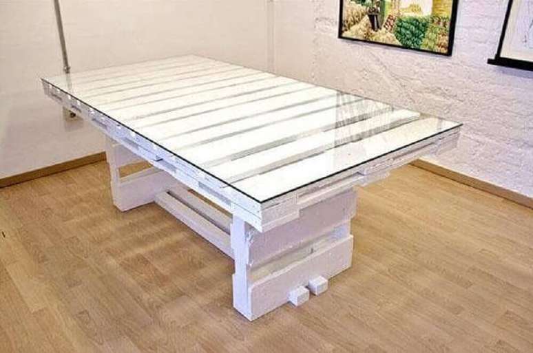 30. Modelo de mesa de pallet com vidro