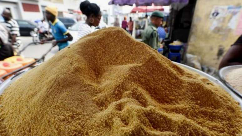 As autoridades proibiram o consumo de garri cru, uma tipo de farinha popular na Nig&eacute;ria, porque ela pode espalhar a febre de Lassa