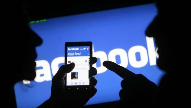 Facebook afirma não espionar os usuários pelo microfone (Reprodução: Quartz)