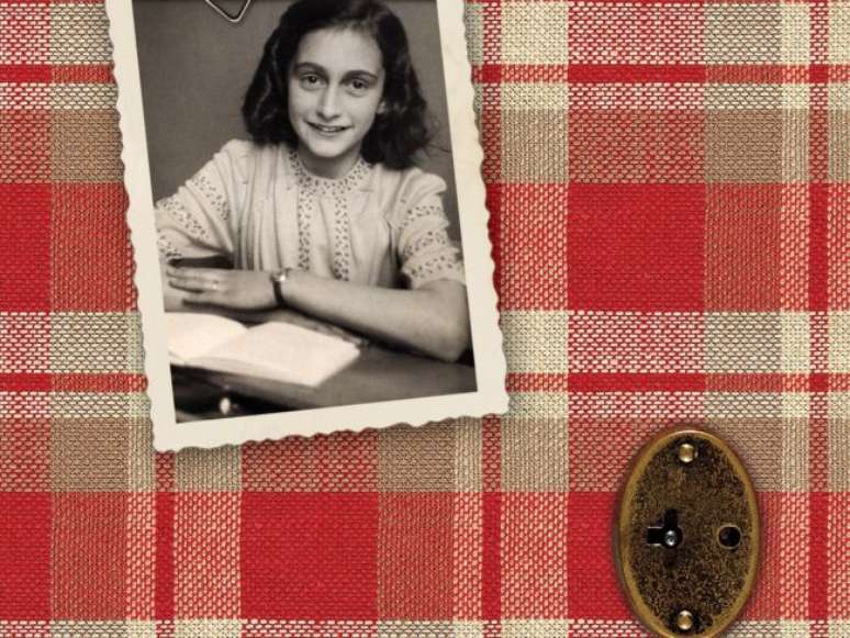 'O Diário de Anne Frank', de Anne Frank, é um relato real de uma adolescente judia que viveu momentos dramáticos e de medo com a família ao fugir dos perseguidores nazistas na Alemanha