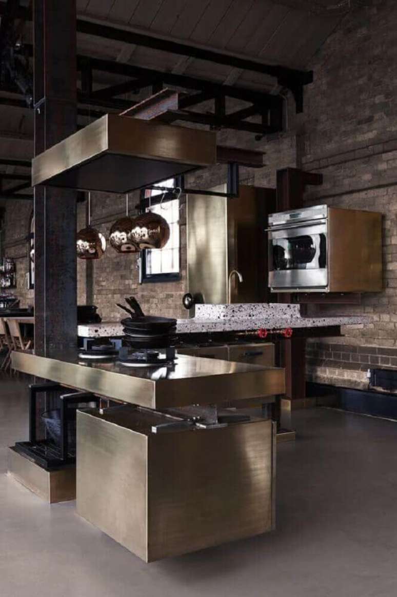 39.Linda inspiração de revestimento parede cozinha moderna no estilo industrial