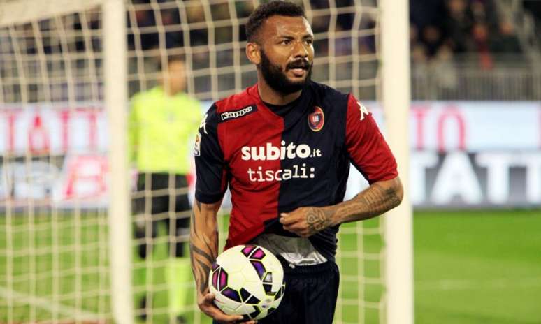 João Pedro tem sete gols na temporada pelo Cagliari (Foto: Divulgação)