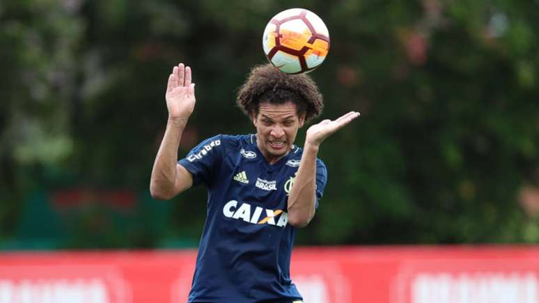 Willian Arão fará seu primeiro jogo como titular em 2018 (Foto: Gilvan de Souza/Flamengo)