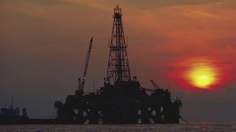 'Eu vi o número de poços de petróleo passar de zero a dezenas de milhares, e eu vi cada consequência desse avanço no corpo d'água', diz Sylvia Earle sobre o Golfo do México, acima | Foto: SPL