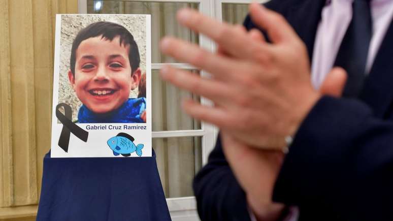 Uma foto de Gabriel oi colocada na sede do governo de Almería, na Espanha, para homenageá-lo