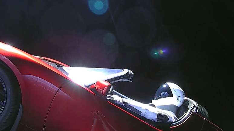 Falcon Heavy levou um carro da Tesla e um manequim com roupa de astronauta para o espaço