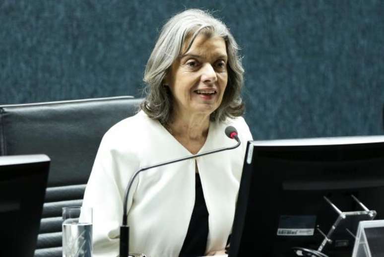 A ministra Cármen Lúcia disse que o papel da mulher na sociedade avançou muito, mas que ainda precisa vencer obstáculos
