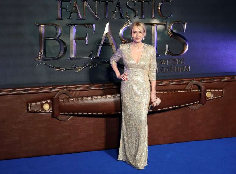 J.K. Rowling posa em lançamento europeu de “Animais Fantásticos” em Londres
 15/11/2016    REUTERS/Neil Hall
