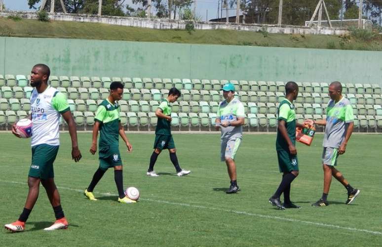 Jogadores do Coelho começam a trabalhar de olho no Boa Esporte (Foto: Daniel Hott / América)