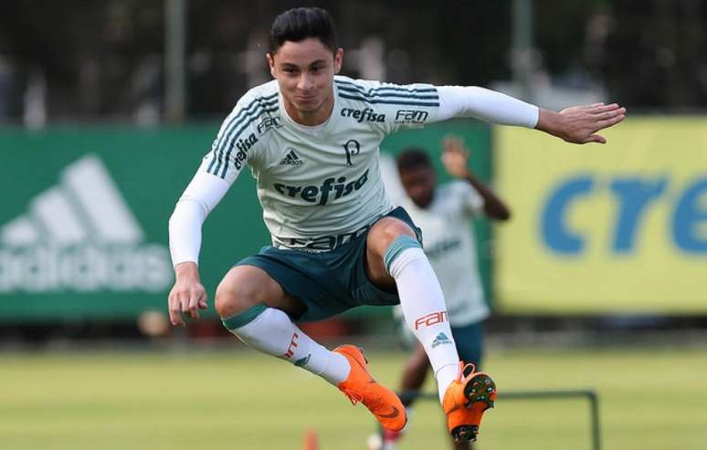 Diogo Barbosa durante o treino desta terça-feira, na Academia de Futebol - FOTO: Cesar Greco/Palmeiras