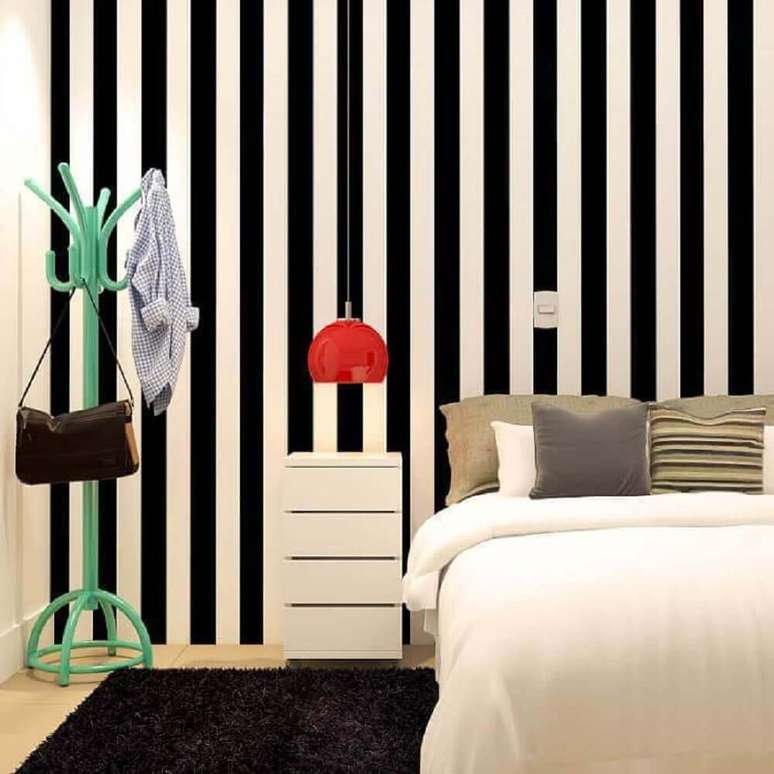 31. A lumin&aacute;ria para quarto em cores fortes pode se tornar o ponto alto da decora&ccedil;&atilde;o