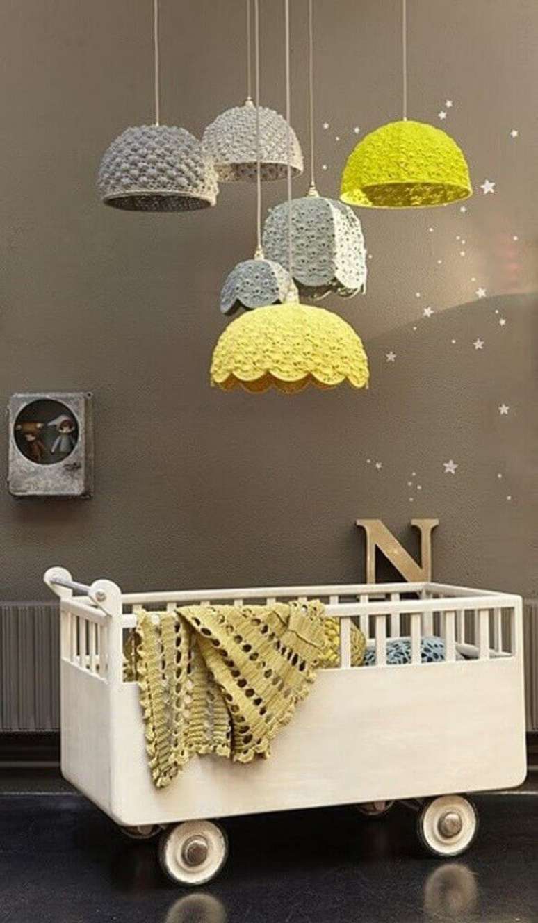 43. Inspiração linda com luminária de crochê para quarto de bebê