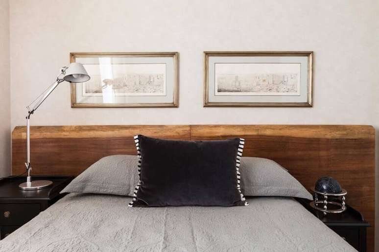 28. As lumin&aacute;rias de mesa para quarto ficam lindas quando usadas sobre o criado mudo.