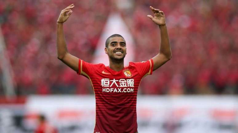 Alan tem oito gols em sete jogos na temporada pelo Guangzhou Evergrande (Foto: Divulgação)