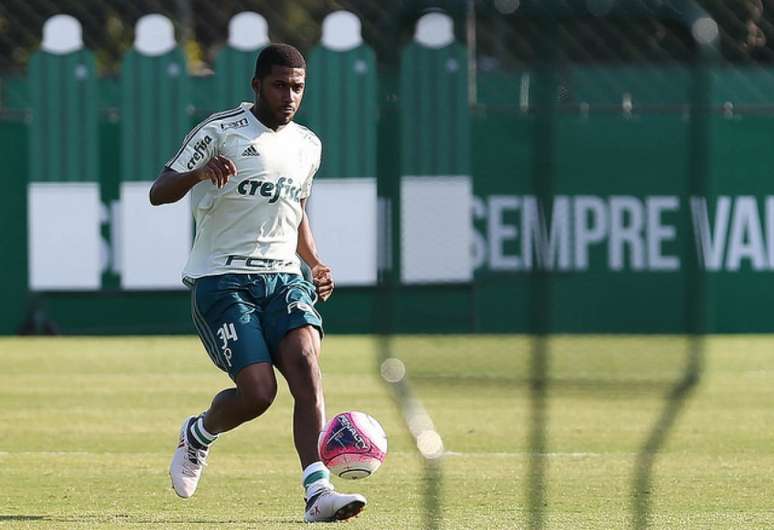 Emerson Santos foi contratado para esta temporada e ainda não estreou - FOTO: Cesar Greco/Palmeiras