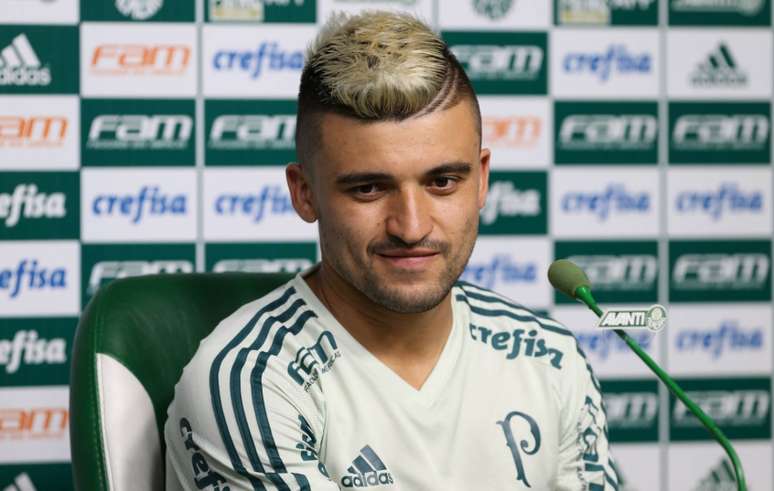 Victor Luis foi informado da mudança durante sua entrevista coletiva (Foto: Divulgação/Palmeiras)