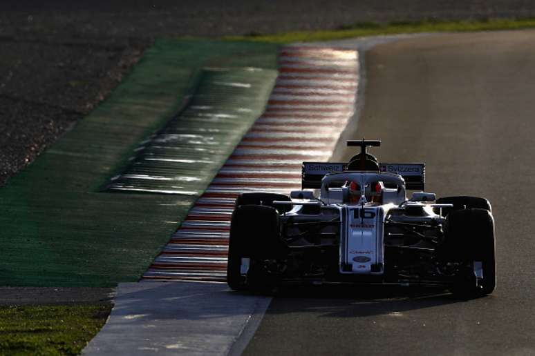 Charles Leclerc, da Alfa Romeo Sauber F1, nos testes da F1