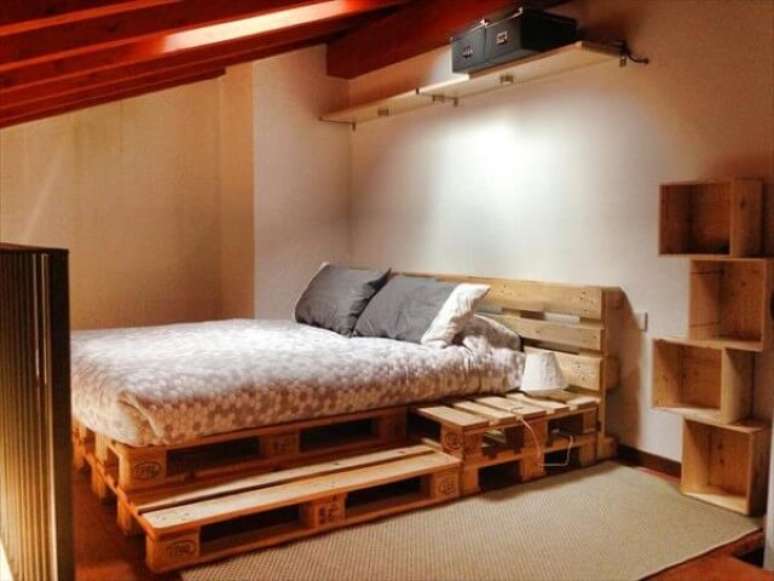 8. Cama de casal de pallet com cabeceira baixa