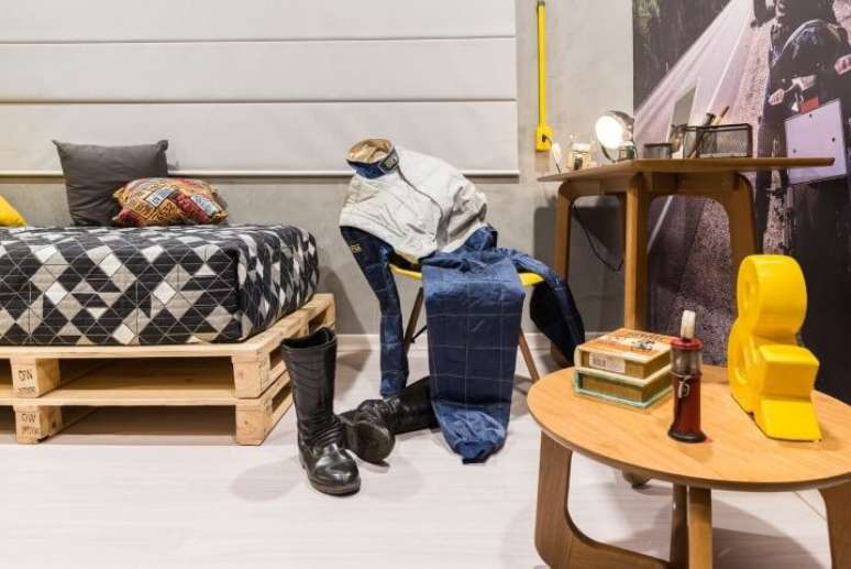 35. Cama de solteiro de pallet. Projeto de Morar Mais Por Menos Goi&acirc;nia