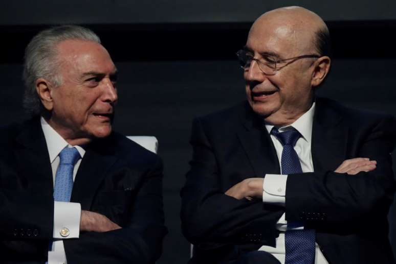Presidente Michel Temer e ministro da Fazenda Henrique Meirelles durante evento em Brasília 01/02/2018 REUTERS/Ueslei Marcelino