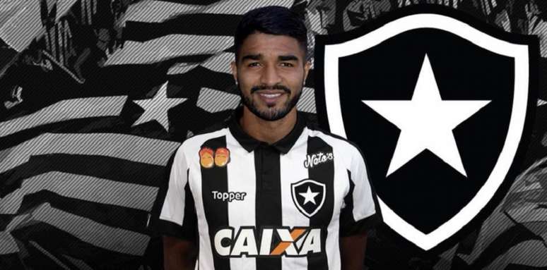Acabou a espera. O atacante Aguirre é do Botafogo até a metade da próxima temporada (Foto: Divulgação/Botafogo)