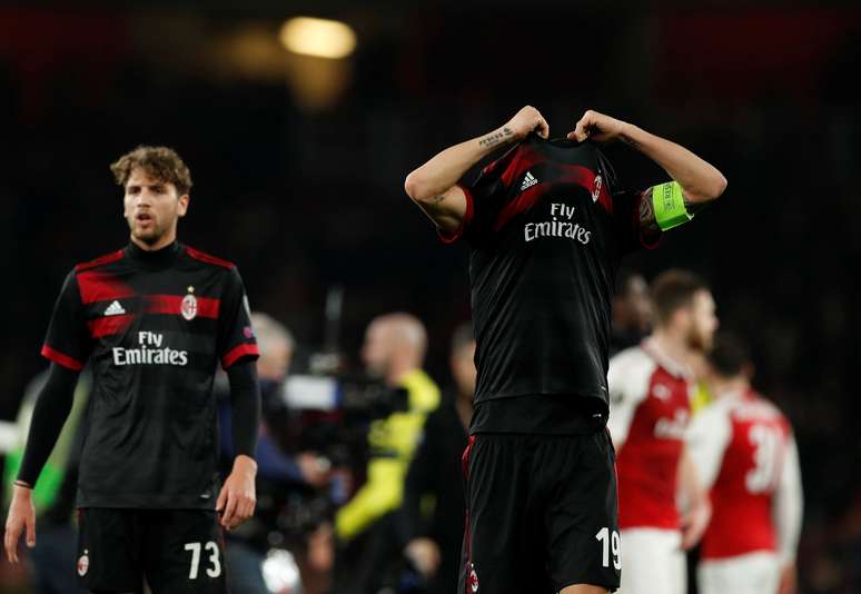Milan abre o placar, mas leva a virada do Arsenal