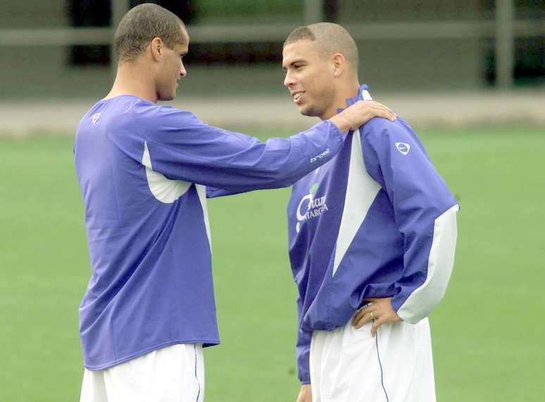 De dúvidas a destaques: Rivaldo e Ronaldo em treino da Seleção Brasileira na Copa de 2002