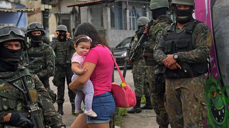 Segundo Gabeira, a intervenção federal no Rio é 'aprovada pela maioria da população'