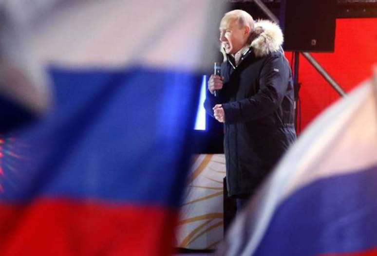 Putin é reeleito para quarto mandato na Rússia