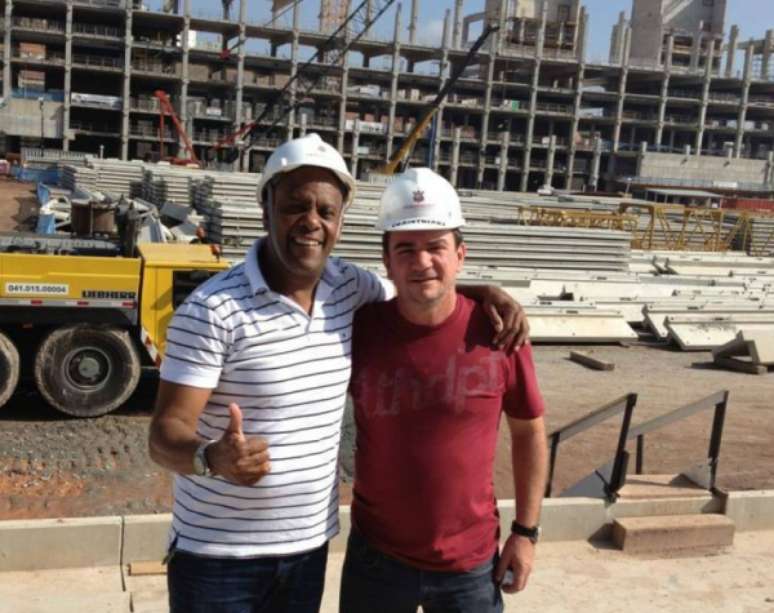 André Negão e Andrés Sanchez, que foi o gerente das obras da Arena, em foto de 2014 (Foto: Reprodução)