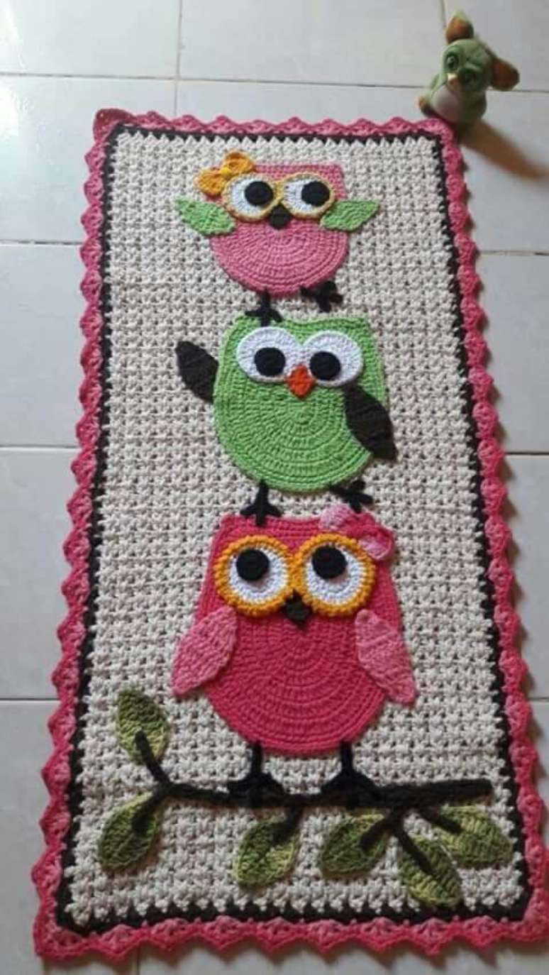 48. Passadeira de croch&ecirc; com corujas