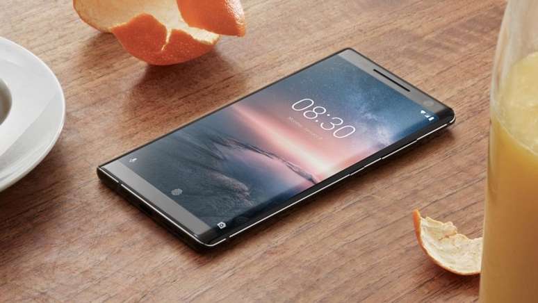 Nokia 8 Sirocco, exemplo de aparelho do programa Android One (Imagem: HMD Global)