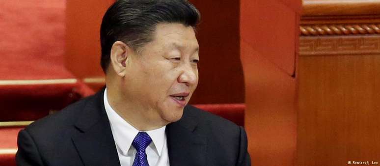 Presidente chinês, Xi Jinping, prevê nova era de supremacia militar e econômica