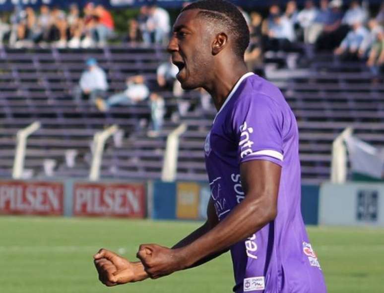 Gonzalo Carneiro deve chegar ao Morumbi em breve (Foto: Divulgação/Defensor-URU)