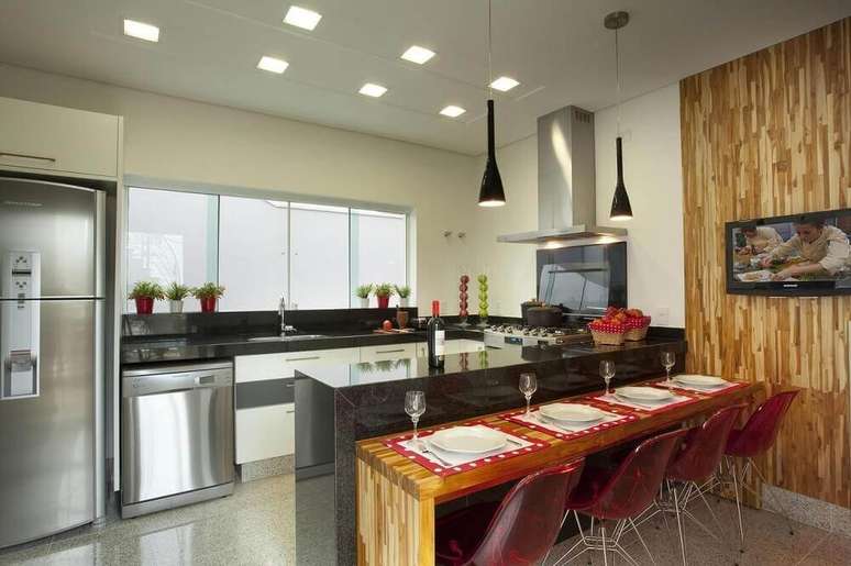26. Lumin&aacute;ria para cozinha americana com luz de LED