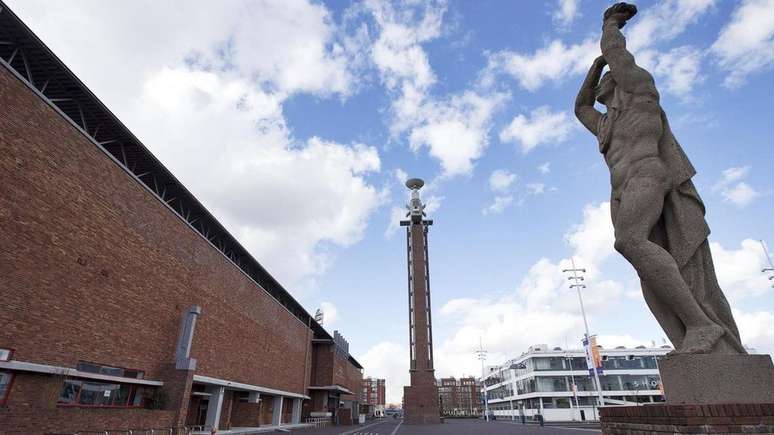 A primeira tocha olímpica dos jogos modernos apareceram nos Jogos de Verão de 1928 em Amsterdã - no topo de uma torre
