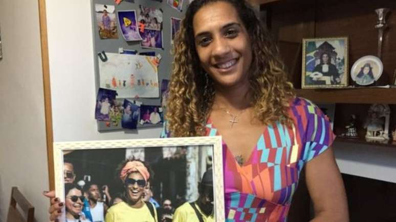 Irmã de Marielle diz que toda a família é católica e devota de Maria, como o papa | Foto: Júlia Dias Carneiro/BBC Brasil