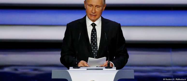 Presidente russo, Vladimir Putin, durante sorteio dos grupos da Copa da Rússia
