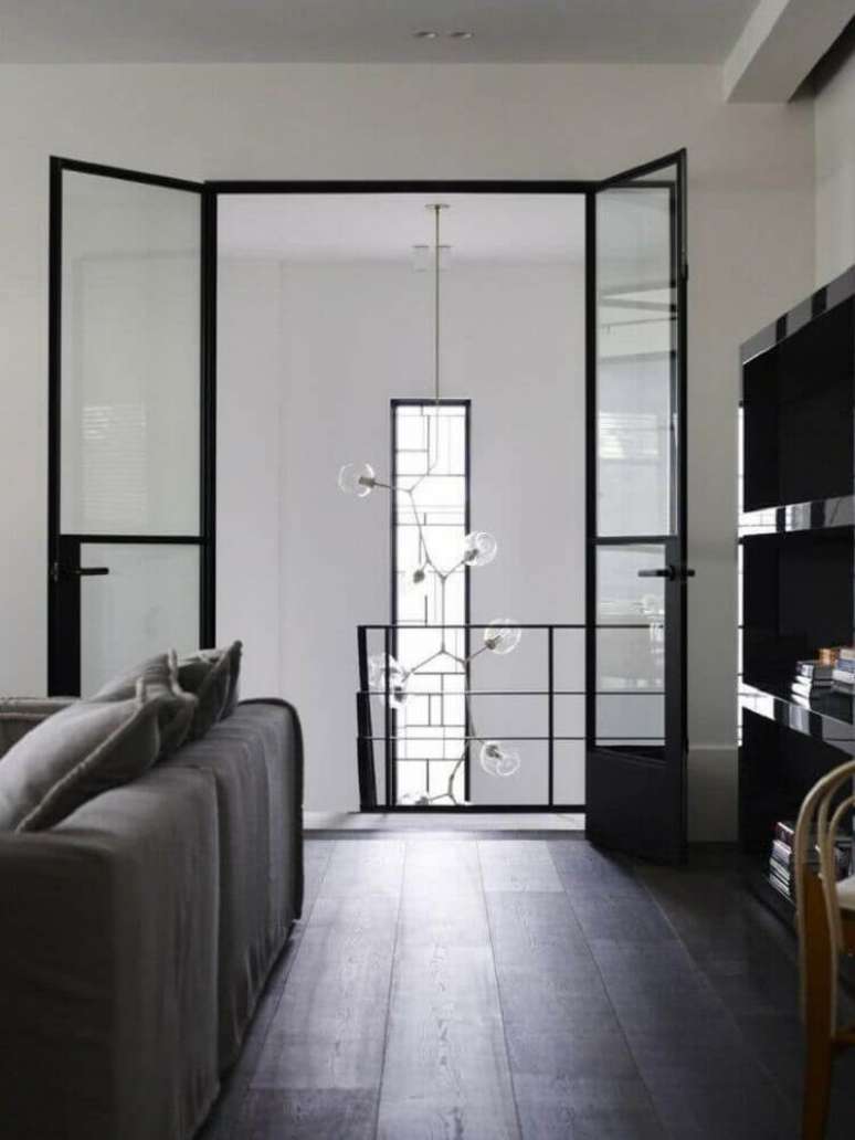 26. A porta de vidro é excelente para ambientes mais modernos