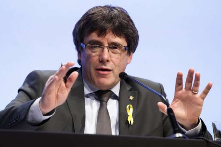 Juiz espanhol emite novo mandado de prisão contra Puigdemont