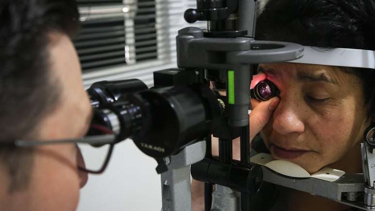 Exame de vista, em foto de arquivo; diabetes pode causar de cegueira a problemas cardíacos e renais