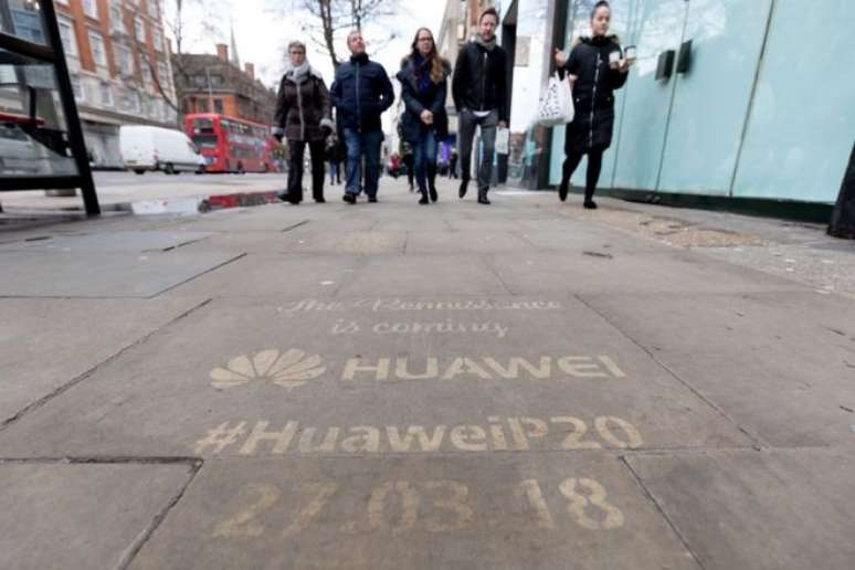Mensagens deixadas pela empresa em Londres (Divulgação: Huawei)