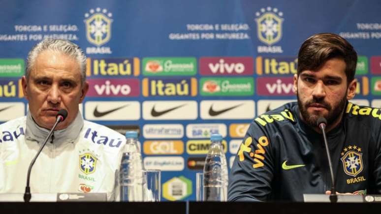 Tite definiu Alisson como capitão diante da Rússia (Foto: Pedro Martins / MoWA Press)