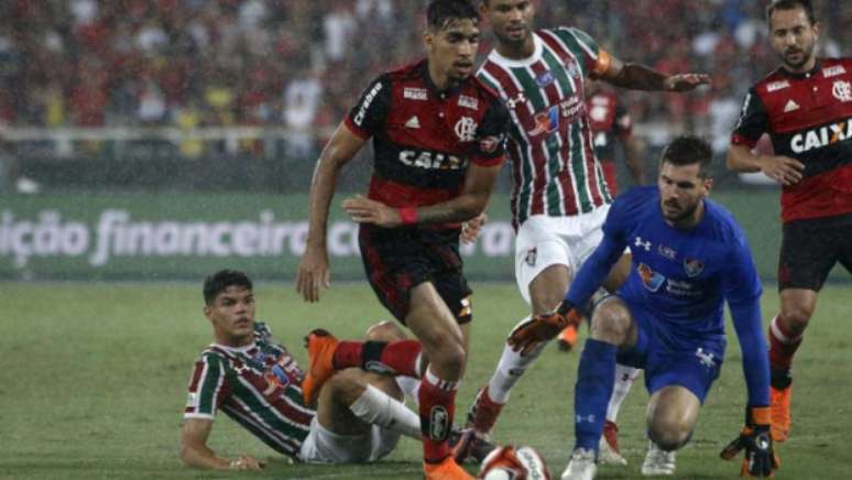 Lucas Paquetá foi um dos mais marcados no clássico (Reginaldo Pimenta / Raw Image)