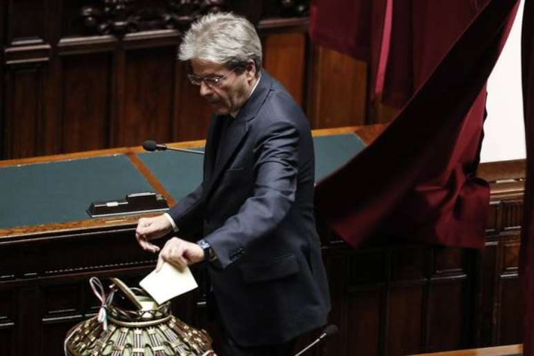 Paolo Gentiloni vota em eleições para presidente da Câmara