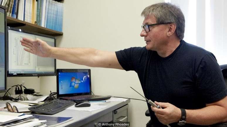 Vladimir Romanovsky no Laborat&oacute;rio de Permafrost, da Universidade do Alasca, em Fairbanks | Foto: Anthony Rhoades