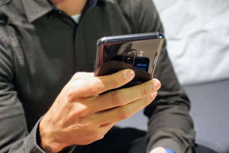 C&acirc;mera dupla &eacute; novidade para a linha Galaxy S (foto: Andr&eacute; Foga&ccedil;a/Canaltech)